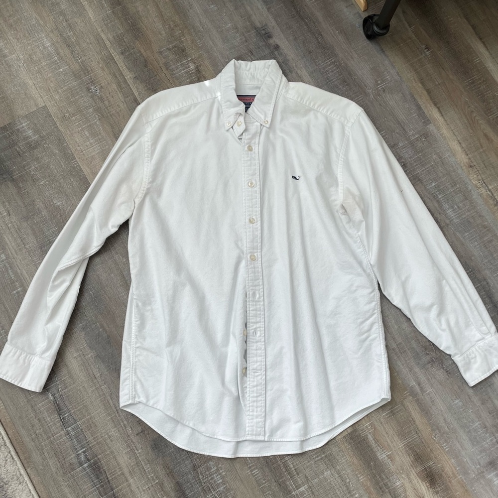 Vineyard Vines long sleeve button down - Size M